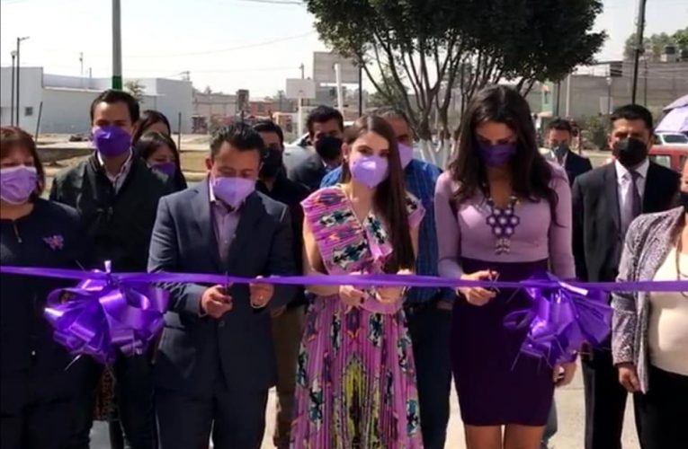 Con conferencia impartida por Paola Rojas y  bodas comunitarias se conmemora Día Internacional de la Mujer en Cuautitlán