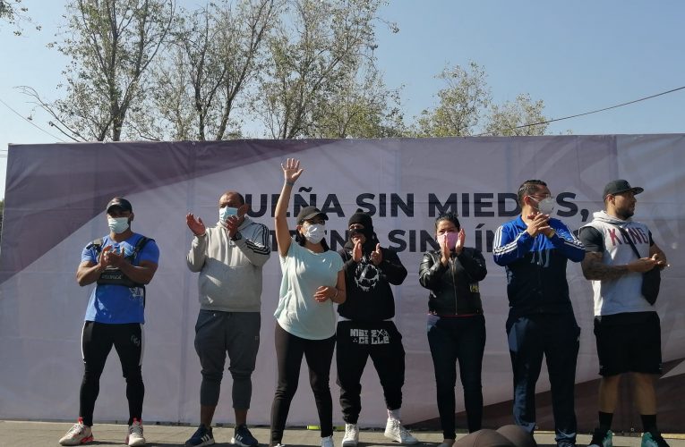 Se lleva a cabo demostración de calistenia en el  Espejo de los Lirios