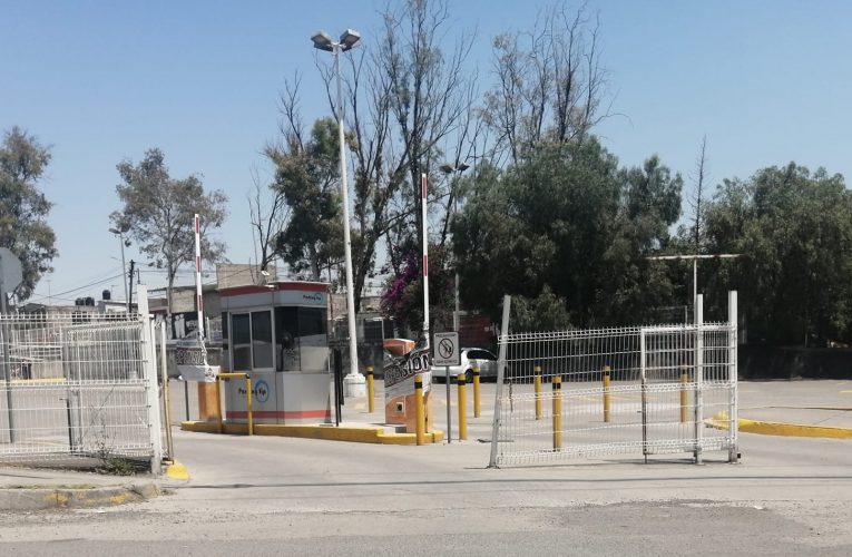 Estacionamiento de Soriana en la Luis Echeverría sigue suspendido