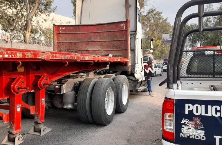 Recupera policía de Teoloyucan trailer robado y detiene a dos presuntos responsables