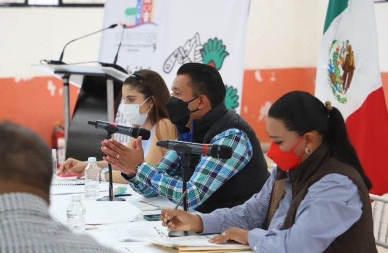 Vecinos de Cuautitlán solicitan obra pública en sesión de cabildo abierto en StaMaHuecatitla, donde se toma protesta a cronista municipal