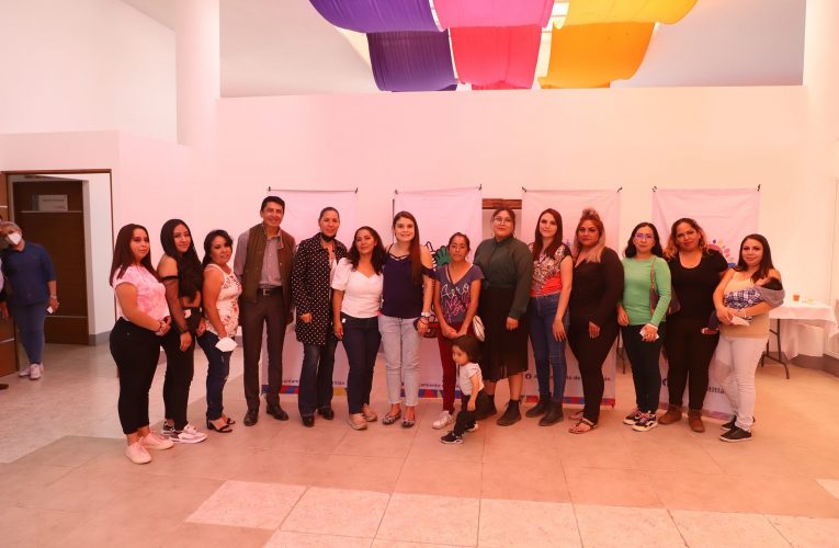 DIF de Cuautitlán capacita a mujeres para emprender una pequeña empresa