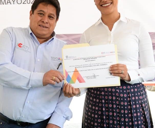 Joanna Felipe Torres entrega testamentos y recibe reconocimiento del EDAYO de Cuautitlán Izcalli