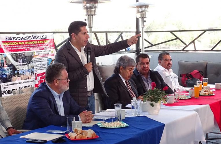 Reúne PacoRojas a empresarios del transporte para informar que se acabarán con abusos de grúas y corralones