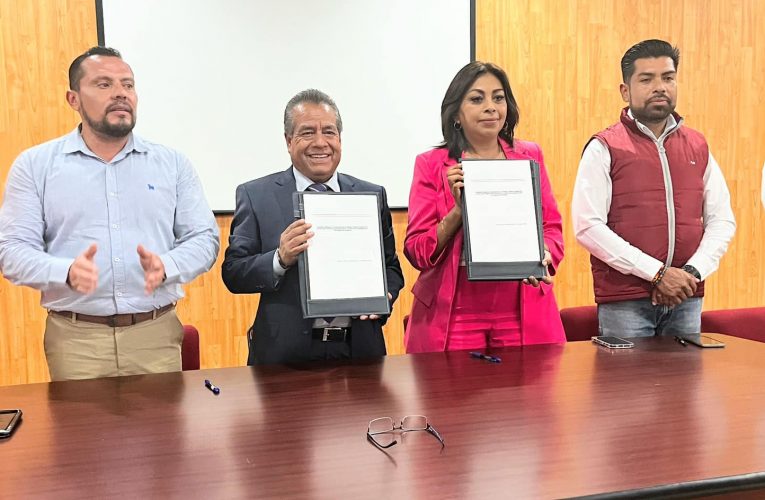 FIRMAN GOBIERNO DE MELCHOR OCAMPO Y UFI CONVENIO PARA QUE HABITANTES DE ESE MUNICIPIO ESTUDIEN EL BACHILLERATO